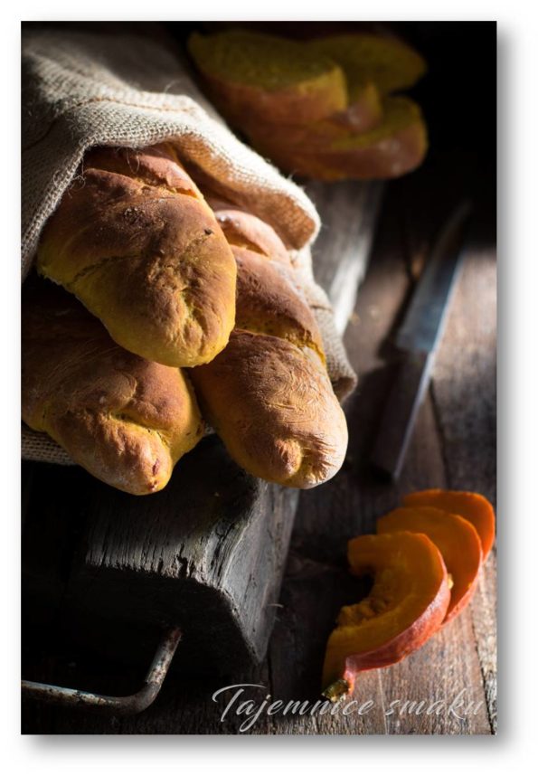 Pumpkin-baguettes-with-turmeric-in-poolish