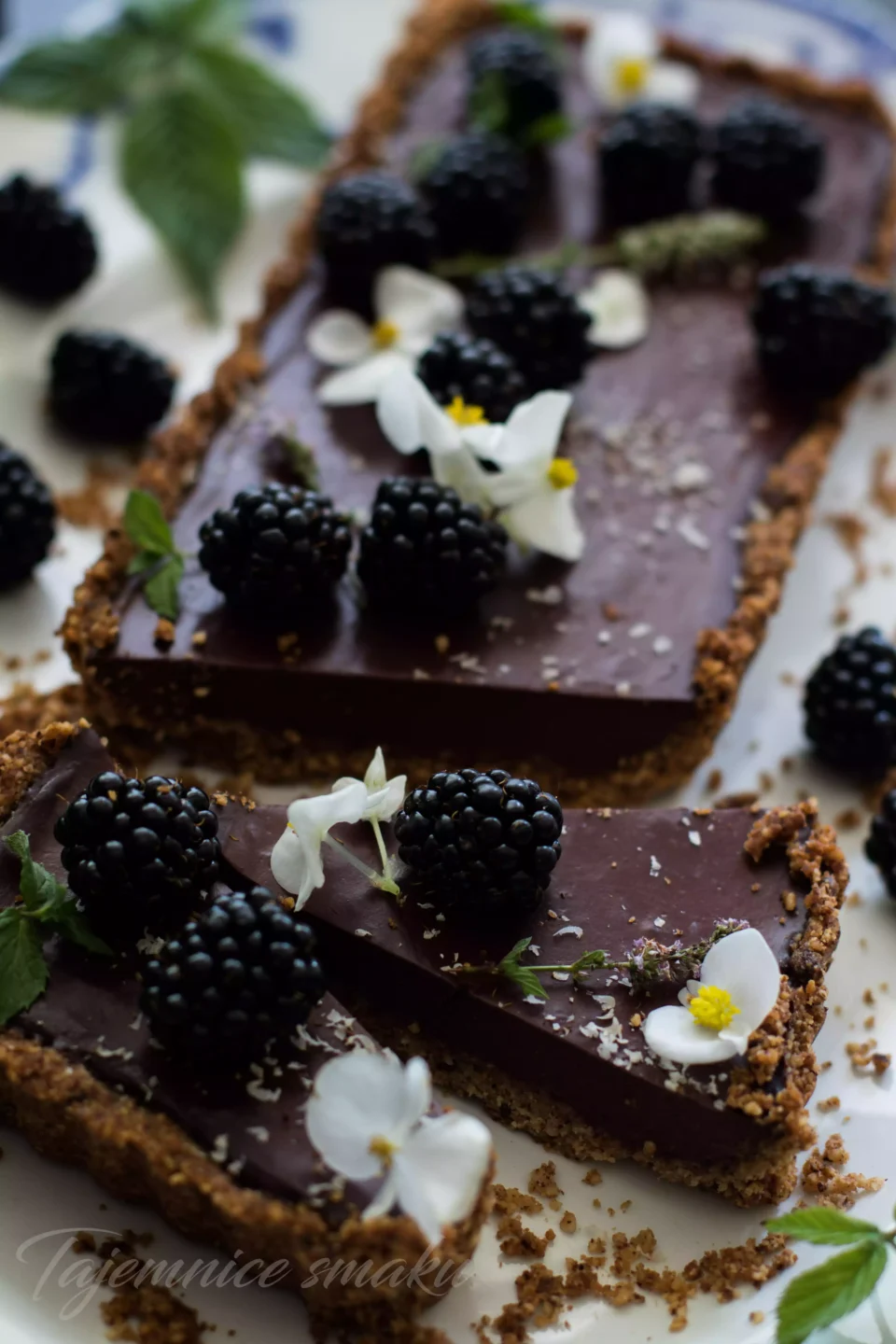 tarta czekoladowa z jezynami