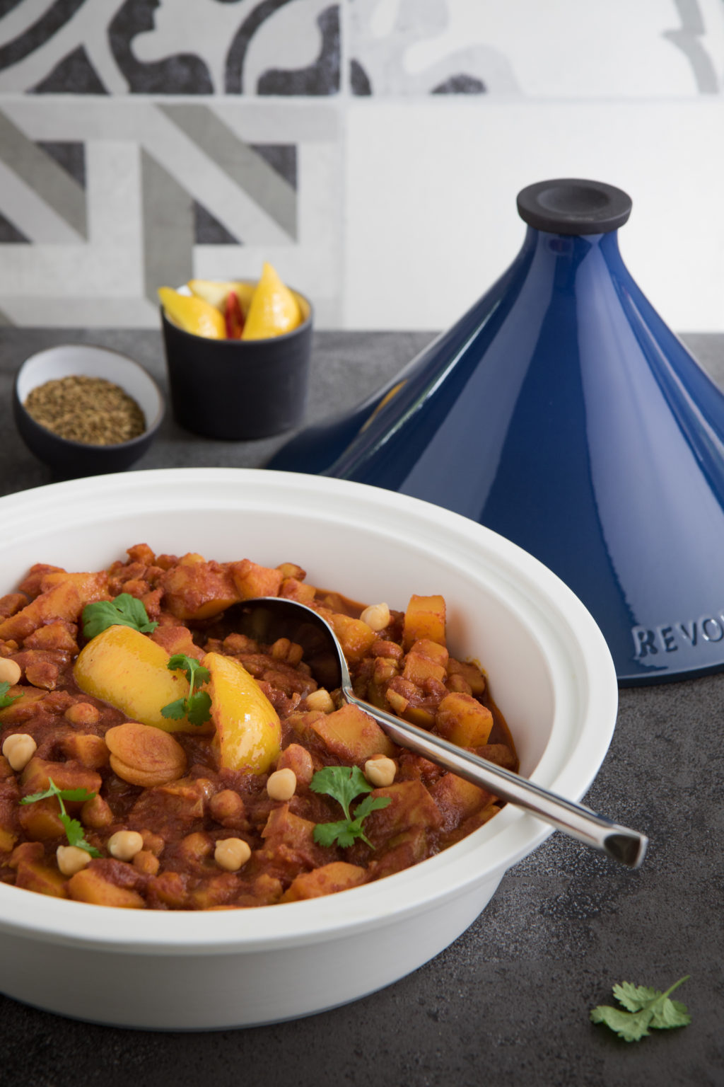 Wegetariański tadżin (tagine, tajine, tażin) dyniowo cieciorkowo