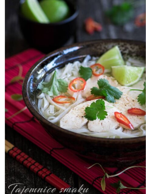 Phở - Kultowa zupa z Wietnamu