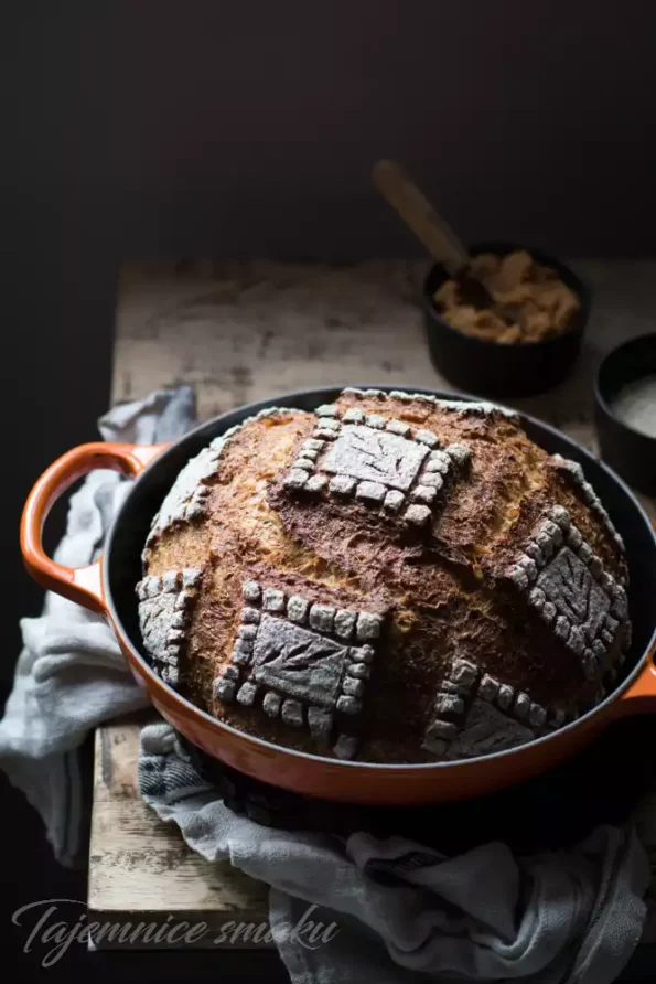 chleb z gara chleb pieczony w żeliwnym garnku