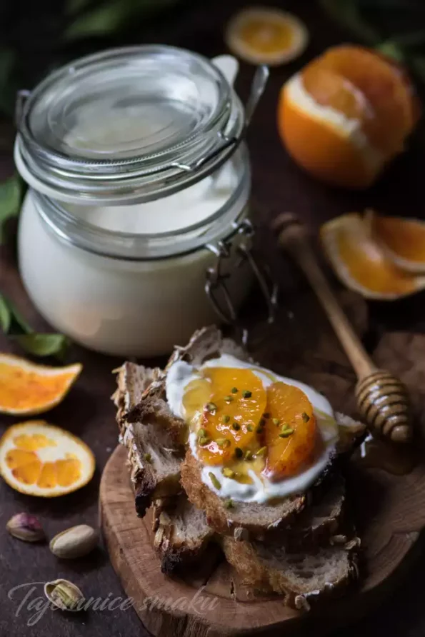 Crème fraîche - przepis na domową gęstą i kremową śmietanę