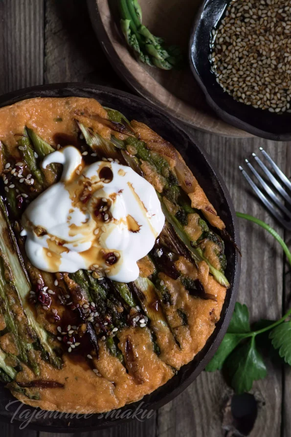 pancakes-with-asparagus-and-pepper-gochujang-paste