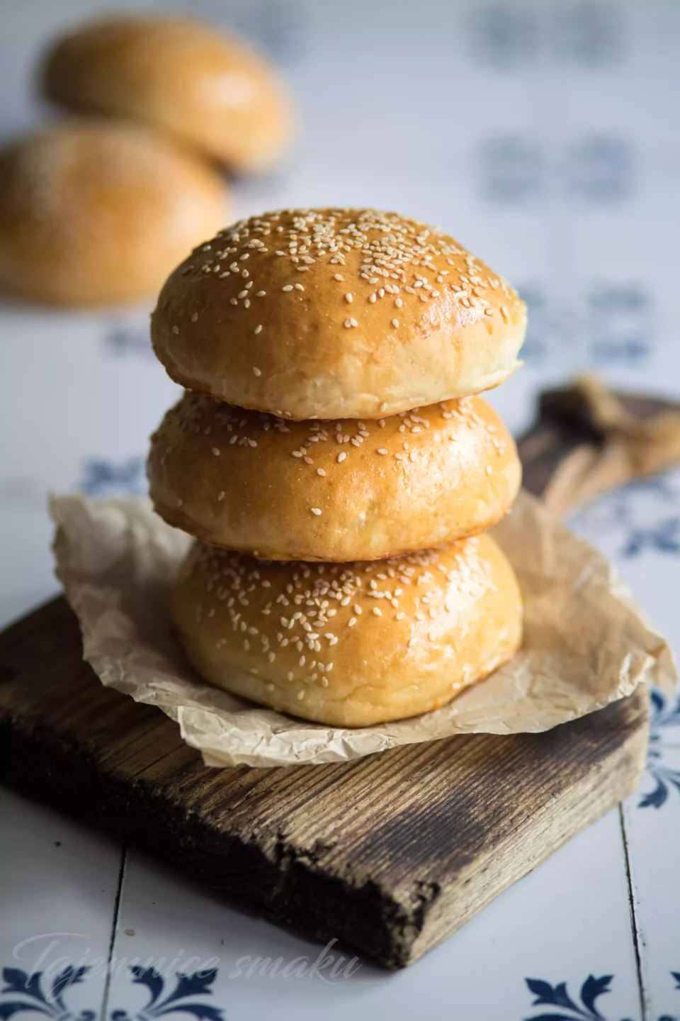 maslane-bulki-do-burgerow-z-miodem-i-sezamem