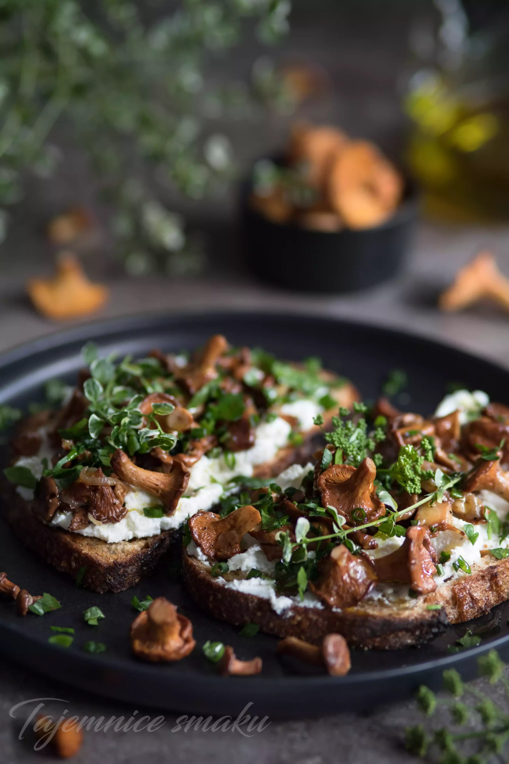 grzanki-z-ricotta-i-kurkami