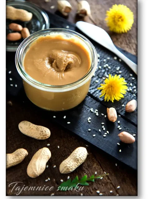 maslo-orzechowe-z-pasta-tahini-i-syropem-z-mniszka-lekarskiego