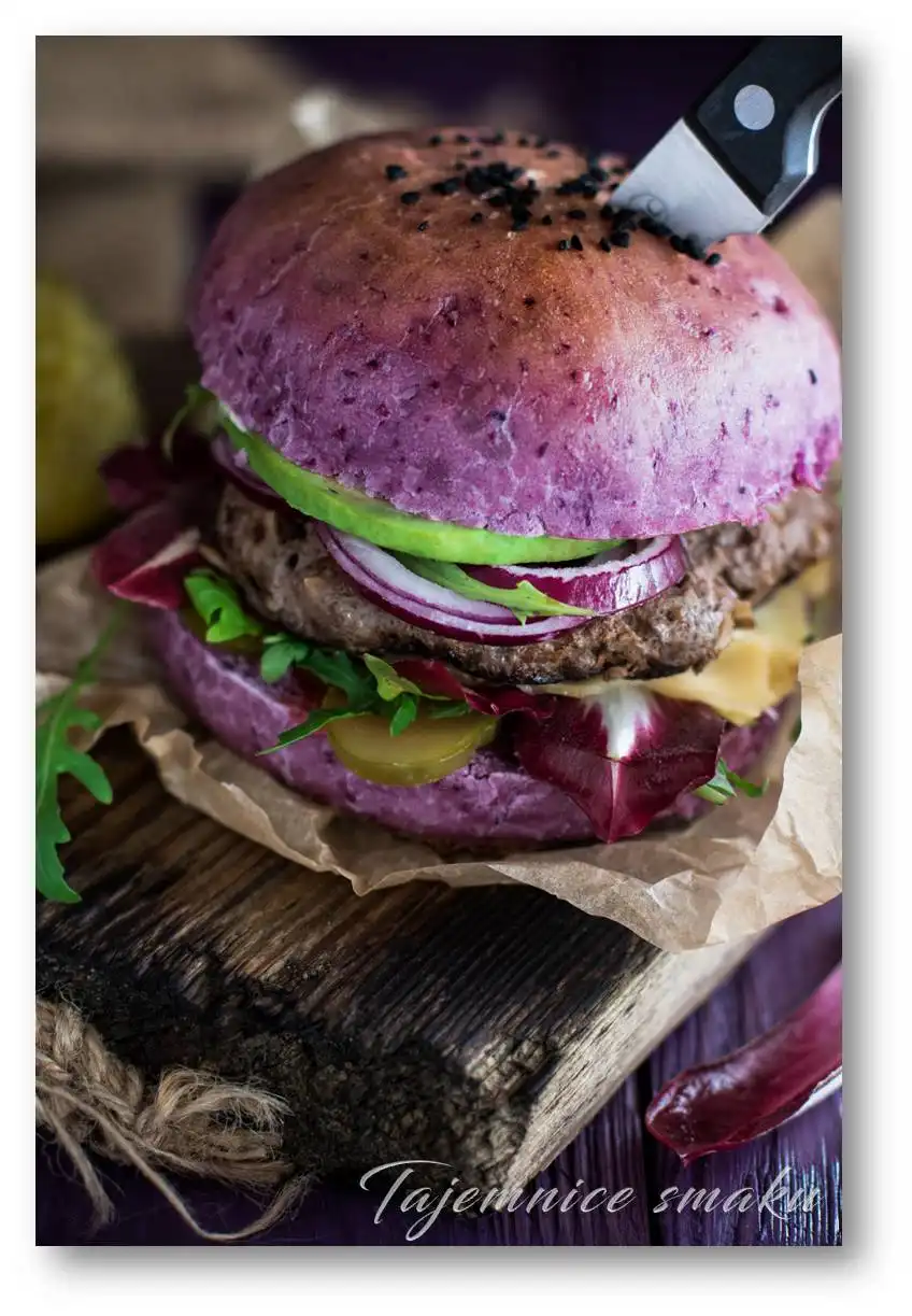 wolowe-hamburgery-w-fioletowej-domowej-bulce