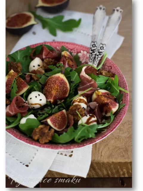 salatka-ze-swiezymi-figami-mini-mozzarella-prosta-i-szybka-salatka
