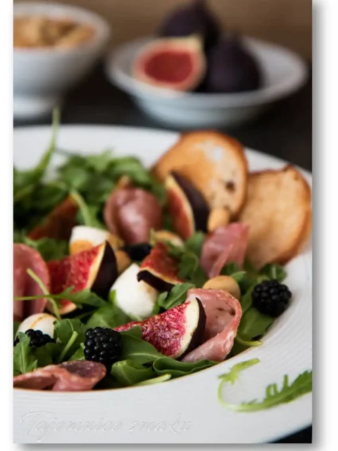 figi-jezyny-kindziuk-mozzarella-smaczna-i-szybka-salatka