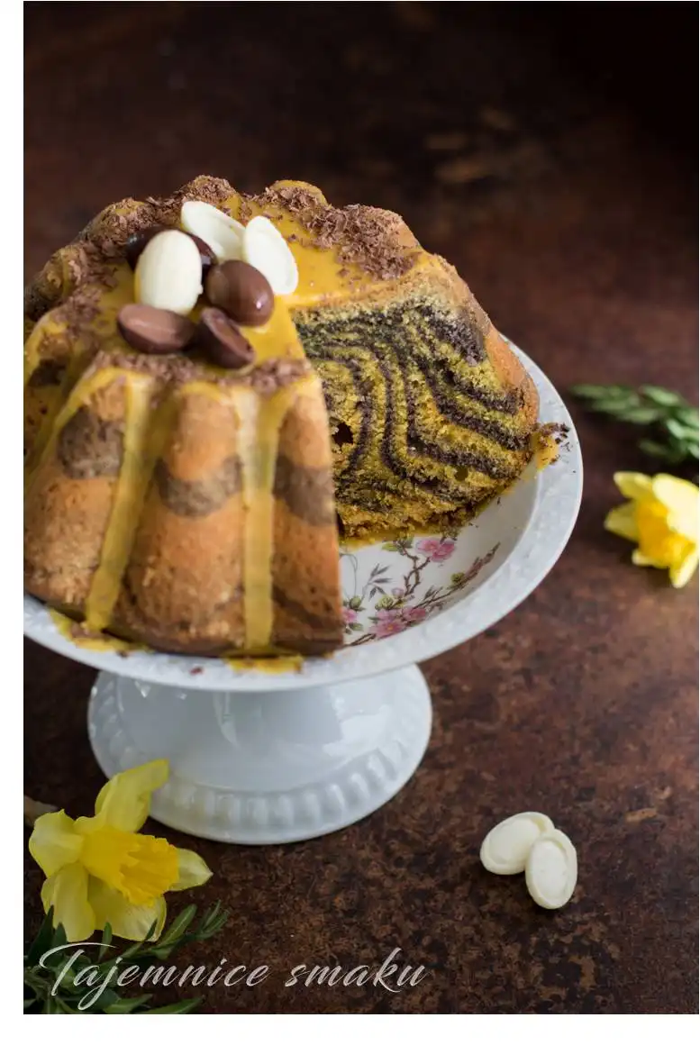 kolorowa babka wielkanocna