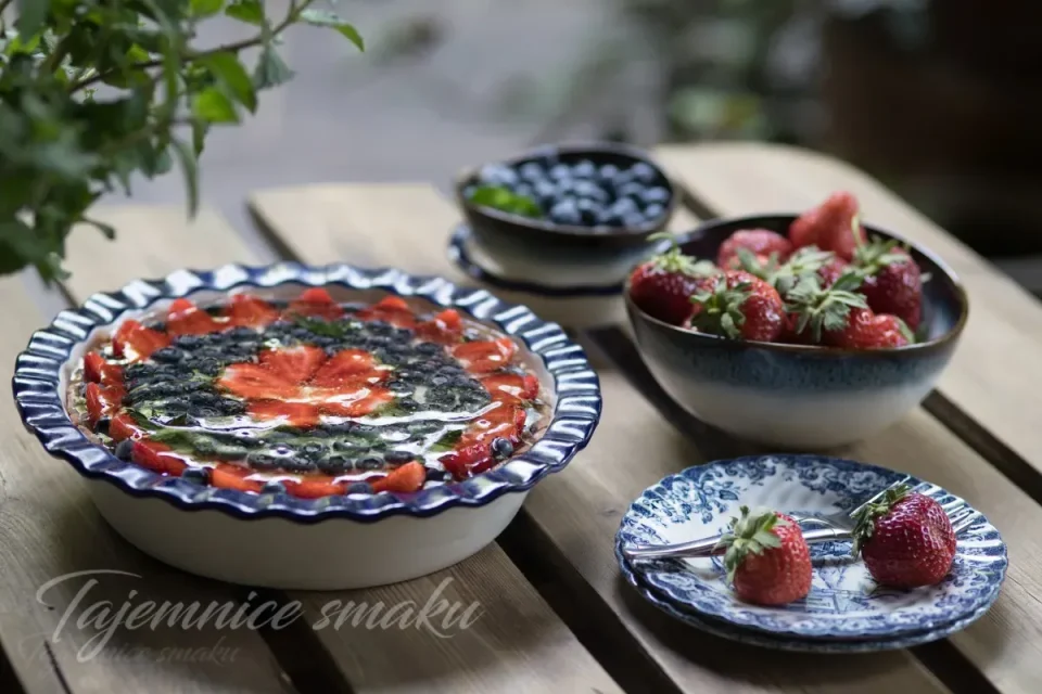 Tarta z kremem do Karpatki, owocami i galaretką