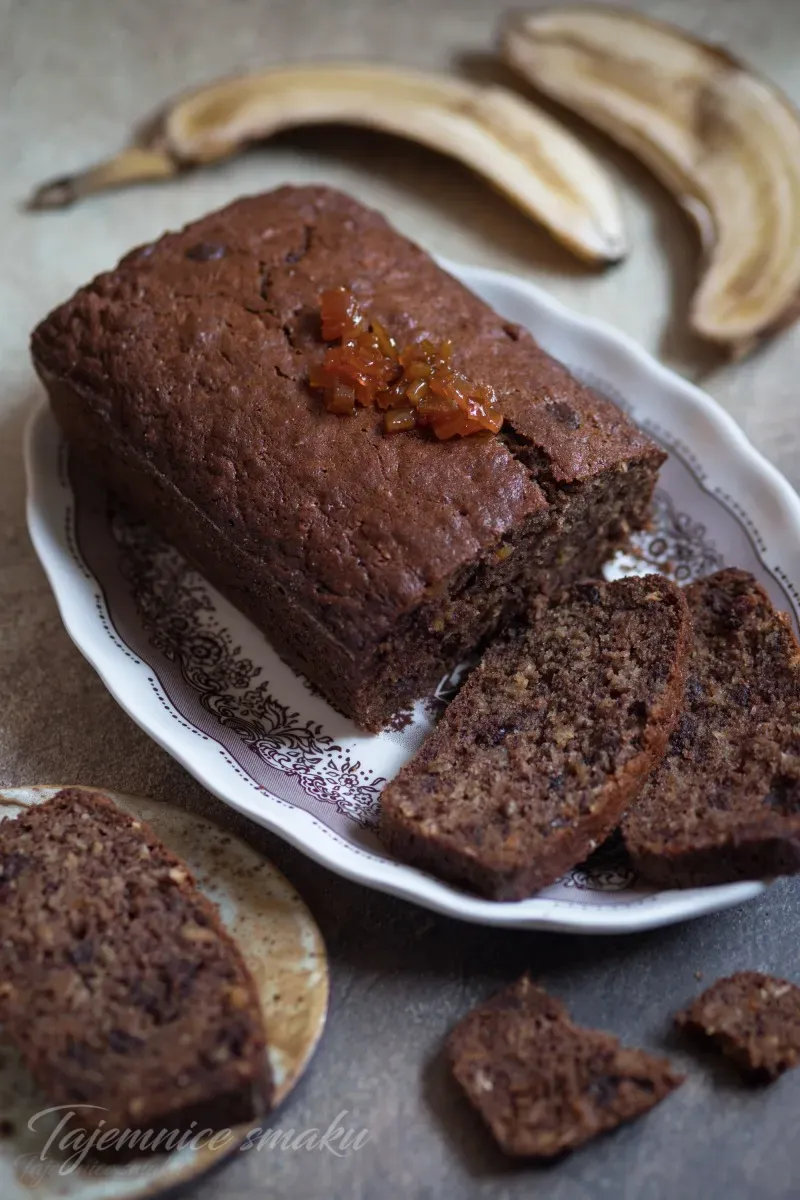 chlebek bananowy z czekoladą i pomarańczą